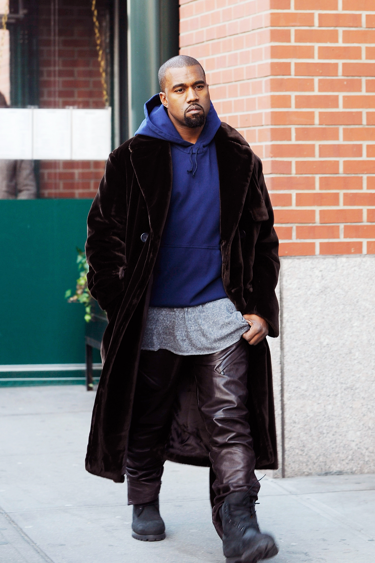 kanyewest衣服品牌图片