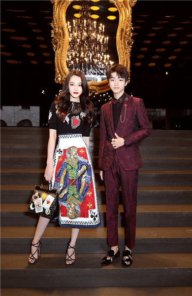 亚太区品牌大使王俊凯与迪丽热巴出席dolce&gabbana杜嘉班纳 2018秋冬