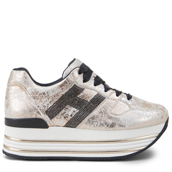 为庆祝即将来临的圣诞节,hogan限量推出2018圣诞特别款鞋履,为圣诞